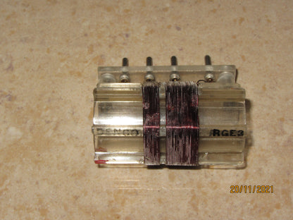DENCO, RANGE 3, RED TAB, POLYSTYRENE FORMER, 4 PIN COIL, 4 - 9 MHz ,( TUNED 100pF),
