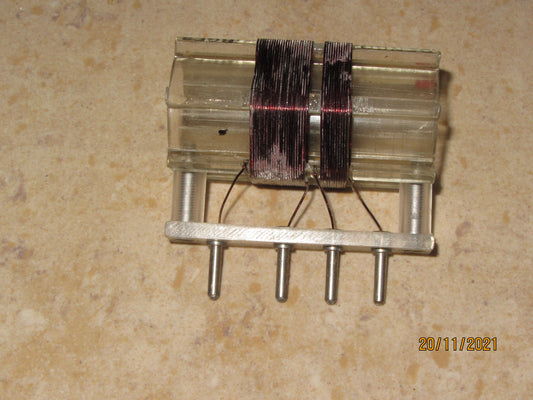 DENCO, RANGE 3, RED TAB, POLYSTYRENE FORMER, 4 PIN COIL, 4 - 9 MHz ,( TUNED 100pF),