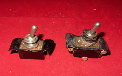 DPST, CENTRE OFF, PEAR DOLLY, SWITCH, RADIOSPARES, 3A 250V, NOS