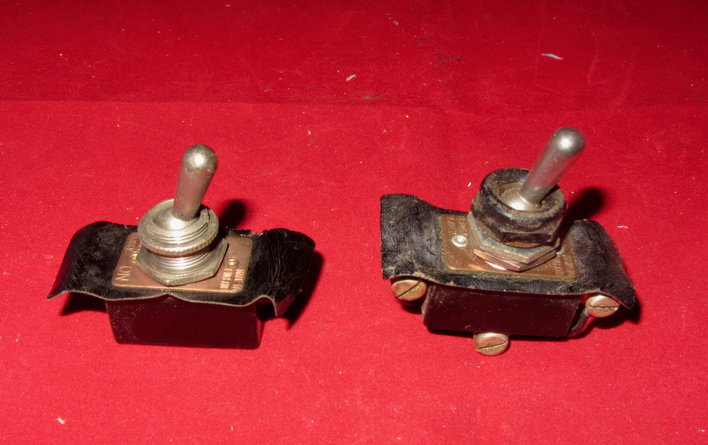 SPST, PEAR DOLLY, SWITCH, RADIOSPARES, 3A 250V, NOS