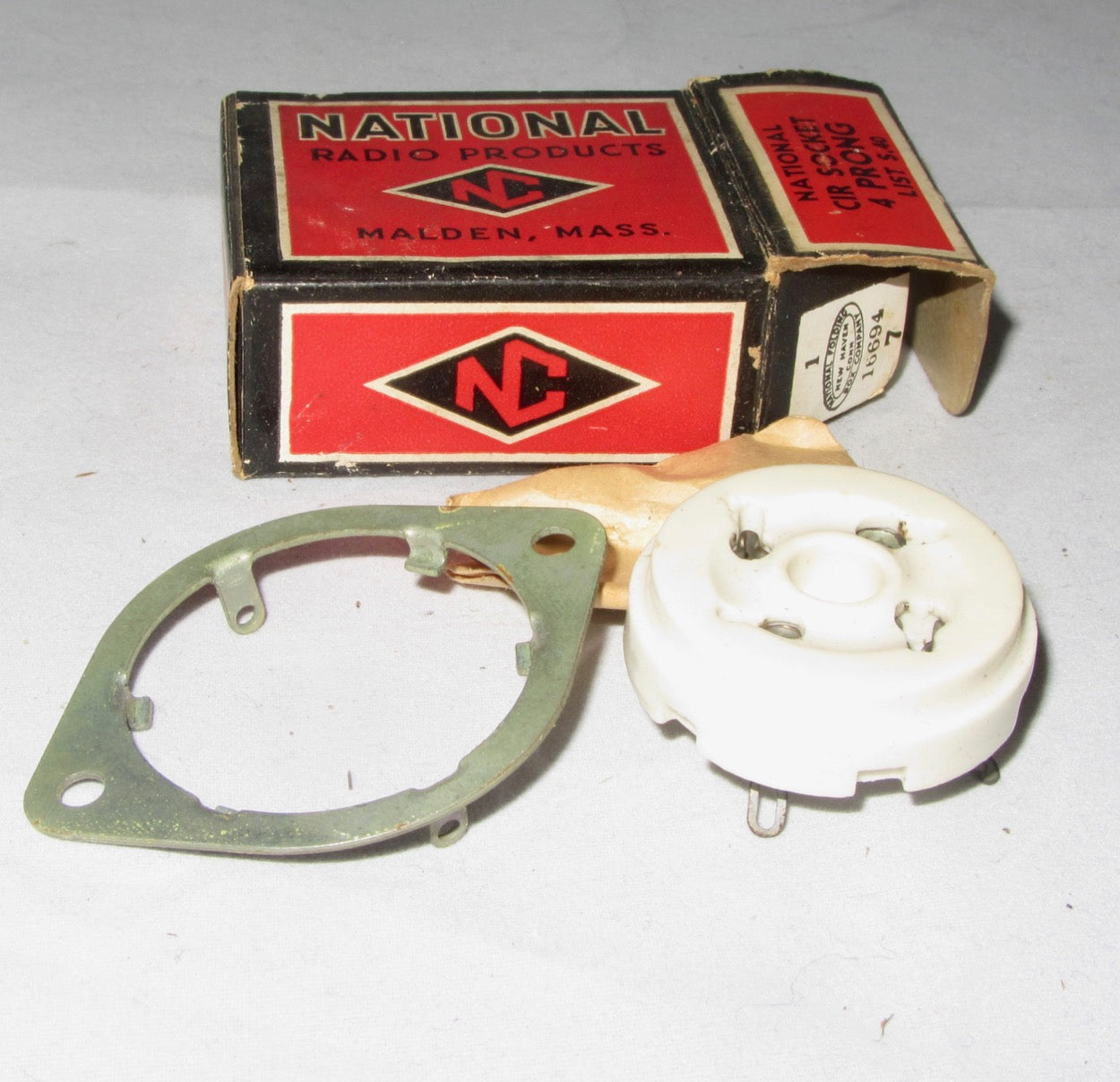 NATIONAL RADIO MALDEN BOXED VALVE BASES FROM 1937 VARIOUS
