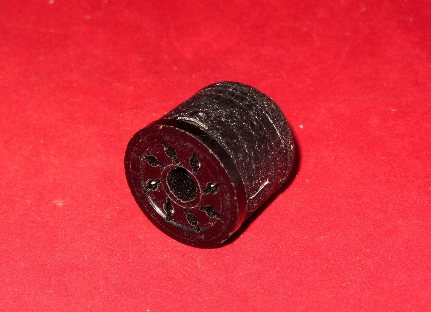 OCTAL SOCKET, CABLE MOUNT, MCMURDO, EX EQUIPT