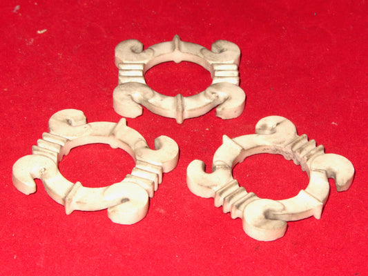 15x, RAYMART, DESMO,  BOX  ANTENNA CERAMIC SPREADER PLATES, 22mm SEPARATION, 40 X40mm SQUARE