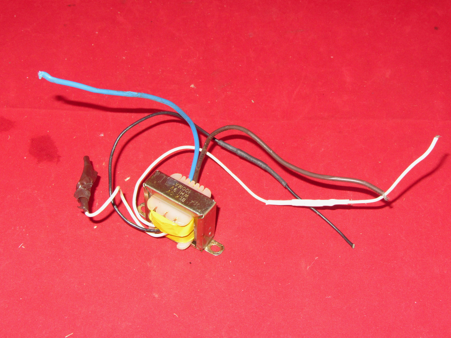 240VAC Primary, 9-0-9VAc @ 100mA Secondary, Transformer
