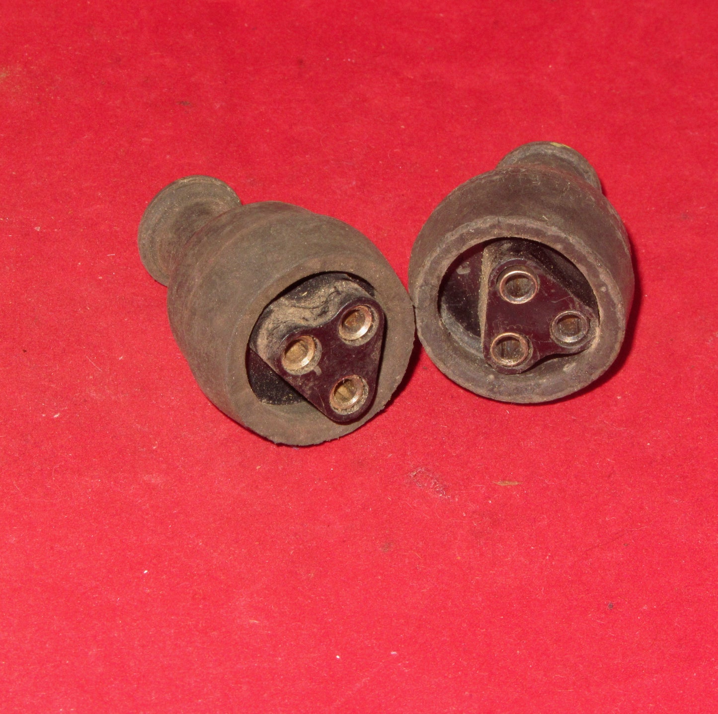 BELLING, PENTHOUSE, FEMALE SOCKET, MALE SHANK,THREE WAY, L563 SERIES
