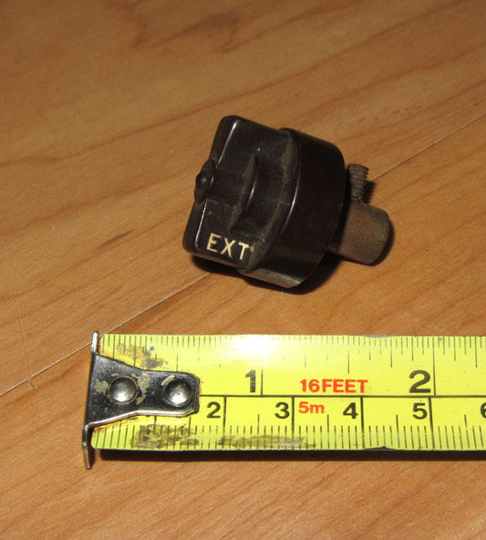 RED BROWN BAKELITE KNOB, INT/EXT, INTERNAL EXTERNAL MARKINGS, WIDTH 25mm, SHAFT DIA 5mm ,