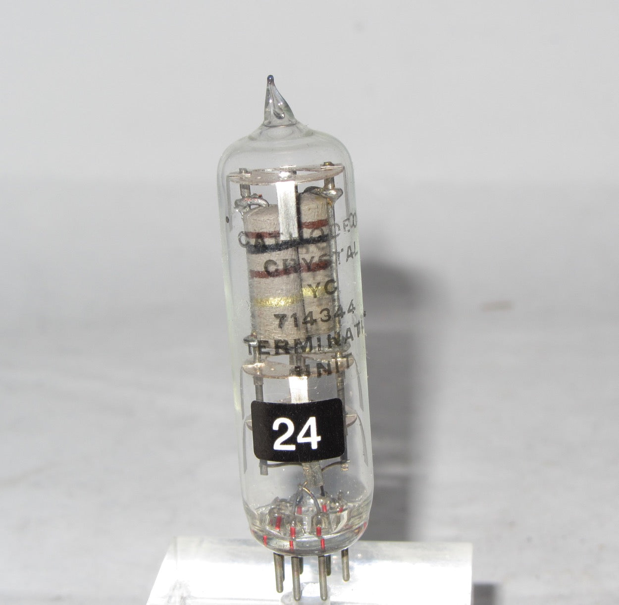 CATHODEON CRYSTAL TERMINATION UNIT IN B7G GLASS ENVELOPE