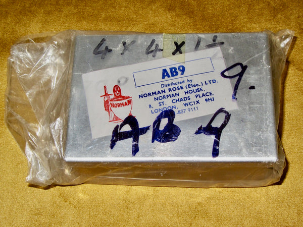 ALUMINIUM  ELECTRONICS PROJECT BOX, 10cm X 10cm X 3.8cm, BY NORMAN ROSE, TYPE AB9