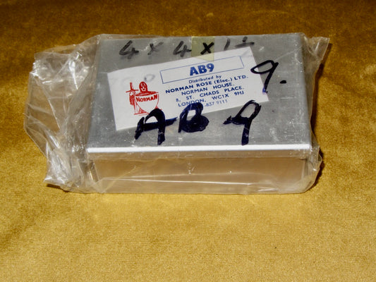 ALUMINIUM  ELECTRONICS PROJECT BOX, 10cm X 10cm X 3.8cm, BY NORMAN ROSE, TYPE AB9