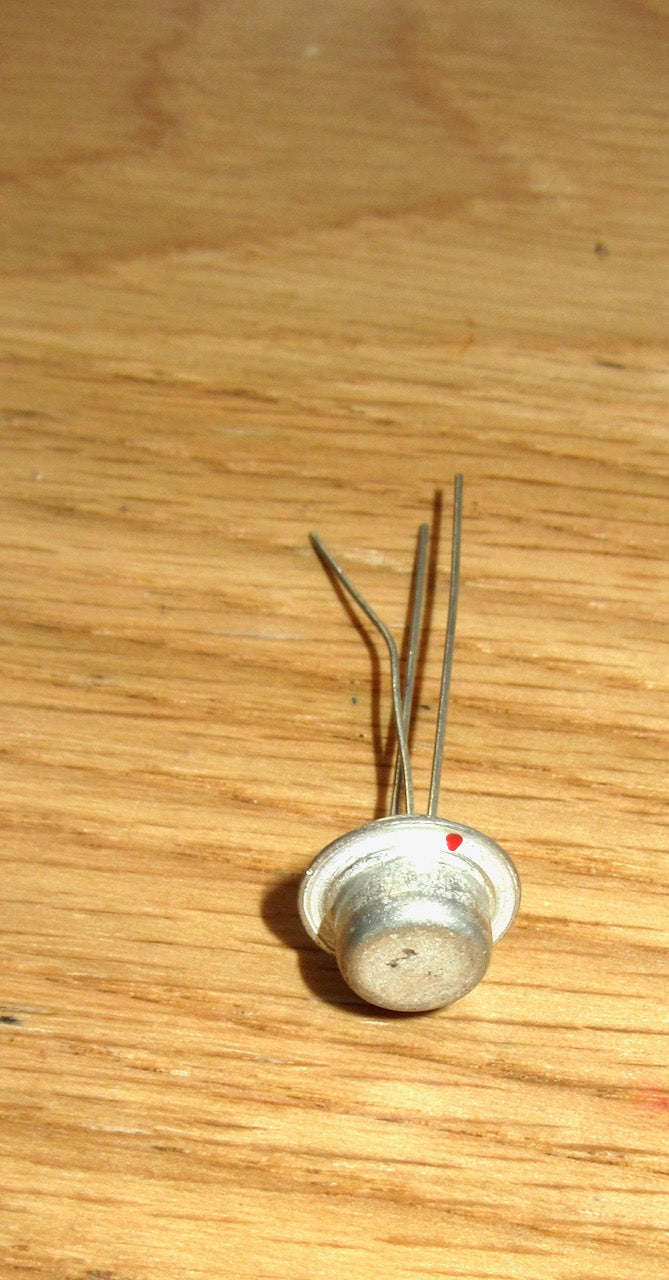 Vintage P416 ~2N2089 2N604 PNP Germanium Transistors NEW, 6pcs Military Vintage P416 ~2N2089 2N604 PNP Germanium Transistors NEW, 6pcs Military