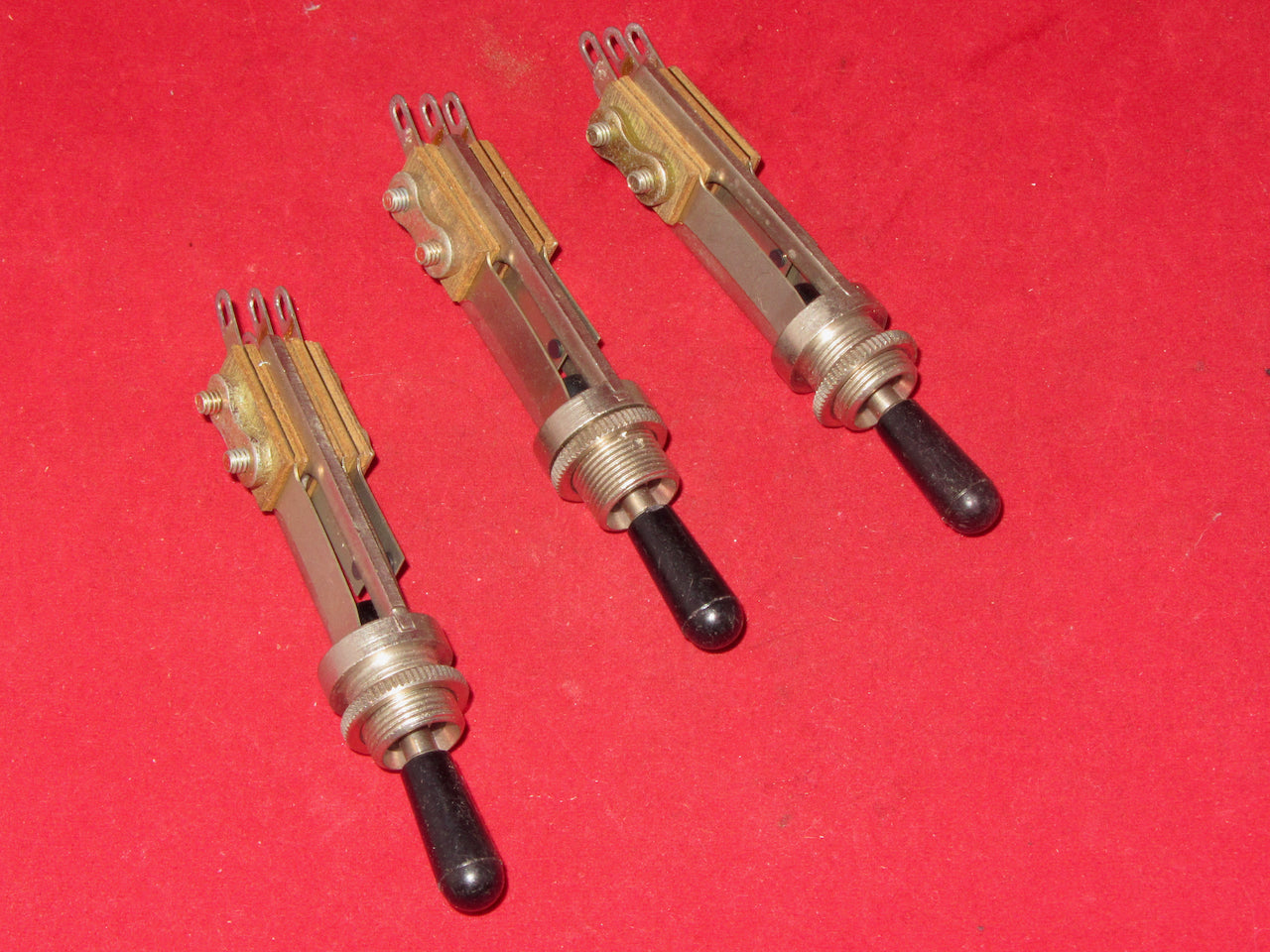 SWITCHCRAFT,  PUSH TO MAKE, NON LATCHING SWITCH, NOS