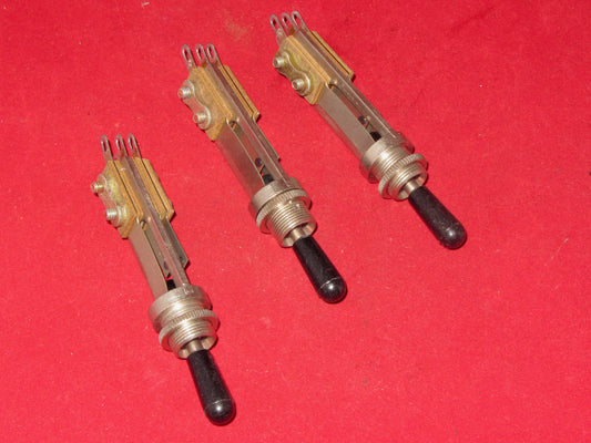 SWITCHCRAFT,  PUSH TO MAKE, NON LATCHING SWITCH, NOS