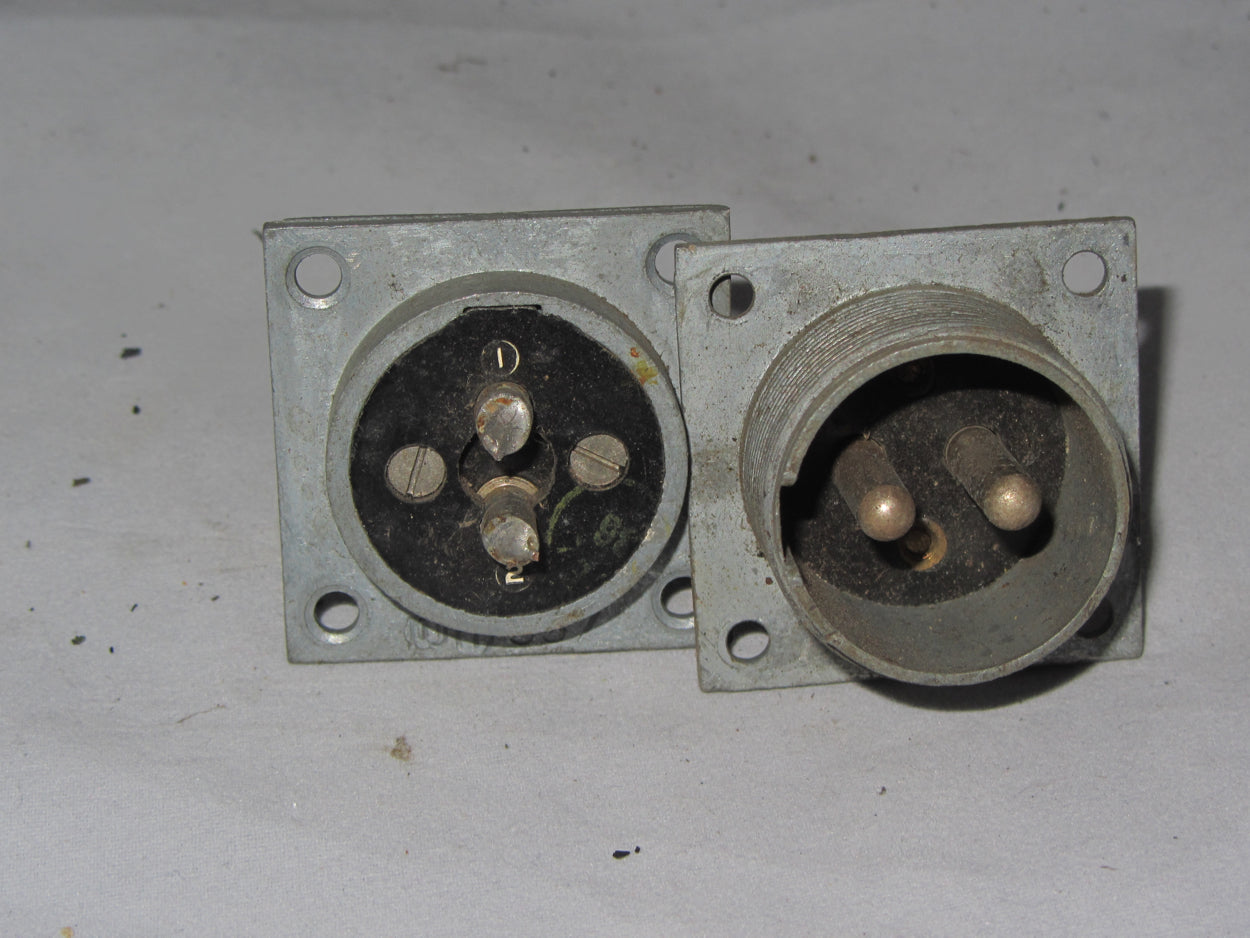 W PLUG, PLESSEY CIRCULAR,  CHASSIS PLUG, 2 WAY, AIR MINIISTRY, GEE, 10H/397