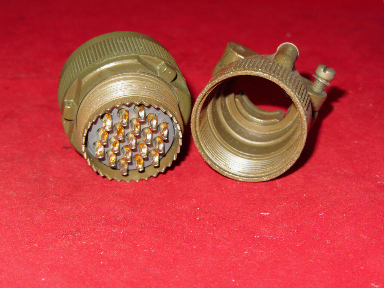 CANNON, ITT, CA-COM INDUSTRIAL CONNECTOR, 19 PIN, CA08COM-E22-14P, NOS