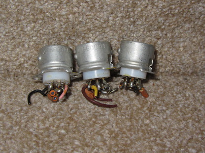 AMPEHNOL, PTFE,  SHIELDED VALVE BASE, B7G SET OF 3X, EX EQUIPT