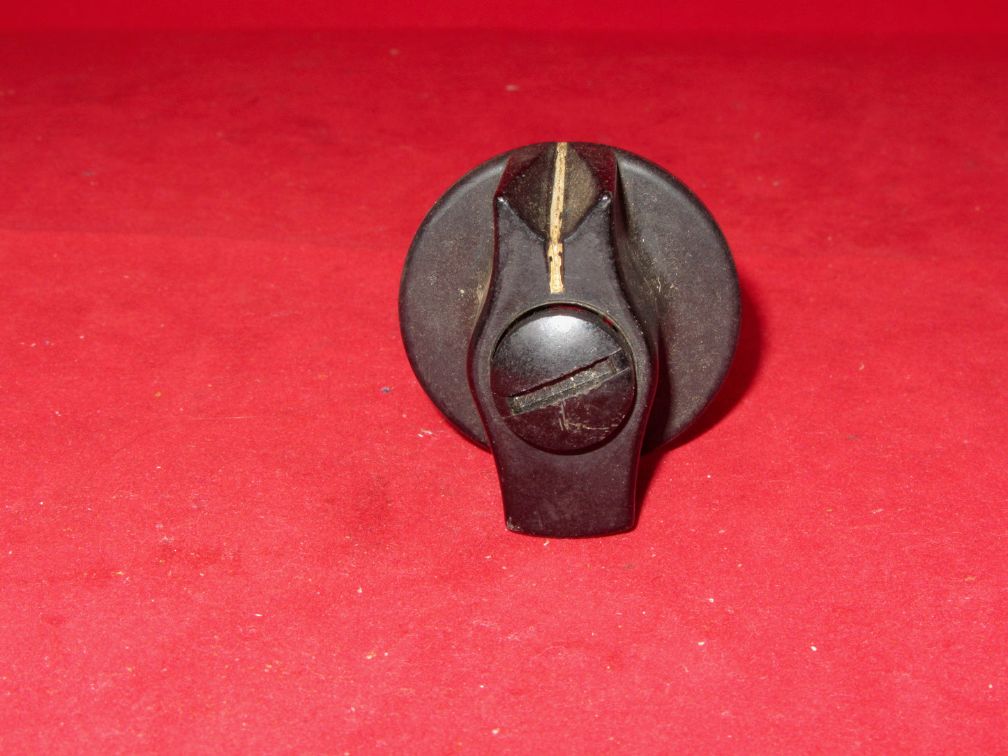 LARKSPUR, RADIO KNOB,  SKIRTED,  41mm DIA, WITH MOUNTING, Z970-0183 5535-00-116-7445,